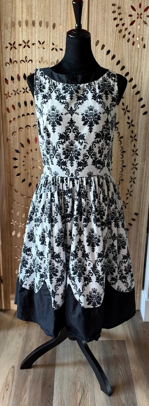 UNIQUE VINTAGE Damask Print Sleeveless Boat Neck Midi Dress Size L